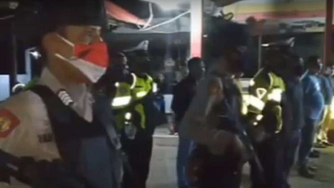 Suasana penjagaan di Mapolres Ogan Komering Ilir, Sumatera Selatan
