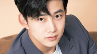 Lewat Surat Tulisan Tangan, Taecyeon 2PM Umumkan Pernikahan