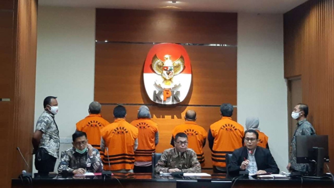 KPK tetapkan Bupati Kutai Timur dan istrinya tersangka suap