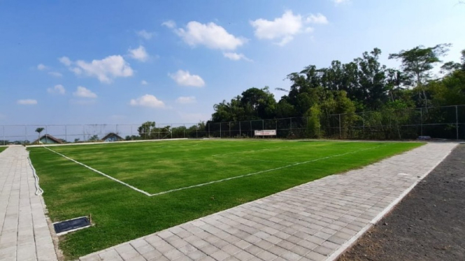 Lapangan standar Internasional buatan anak desa di lereng Gunung Merapi.