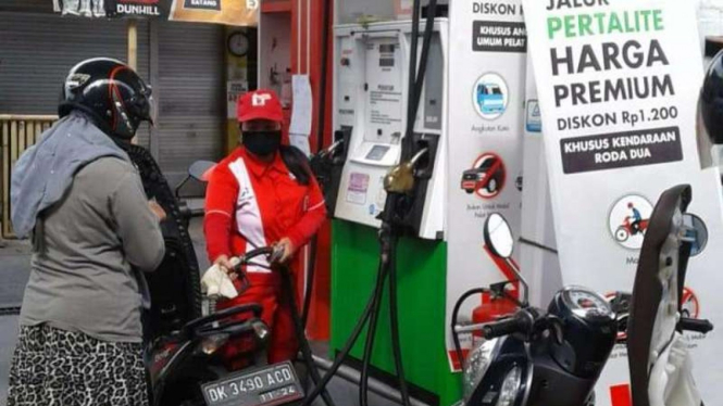 50 SPBU di Denpasar jual bensin jenis Pertalite seharga Rp6.450 per liter 