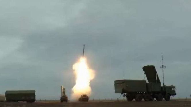 VIVA Militer: Rudal anti-peawa S-400 Rusia.