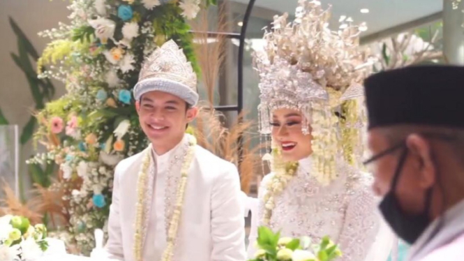 Rey Mbayang dan Dinda Hauw.