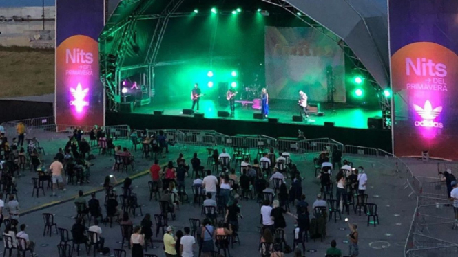 Penerapan social distancing di event konser musik Nits Del Primavera Sound.