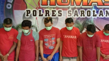 Tujuh warga Pati, Jawa Tengah, ditangkap polisi karena menambang emas ilegal.