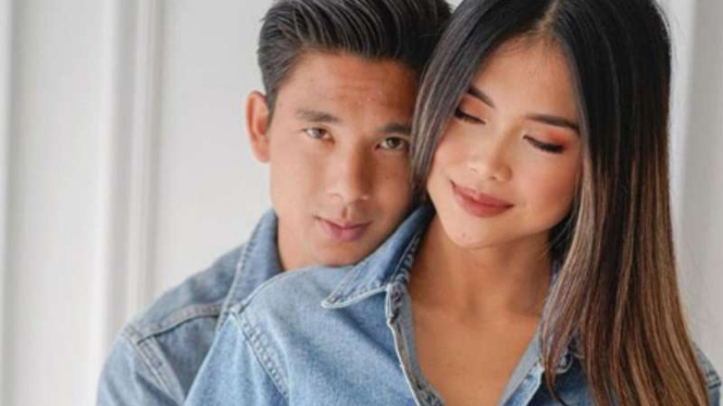 Kim Jeffrey Kurniawan bersama istrinya Elisabeth Novia