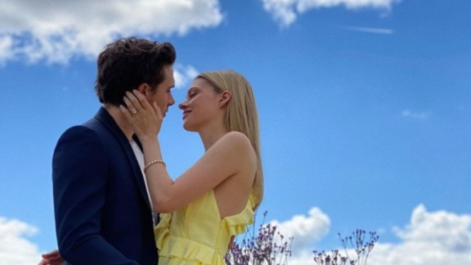 Brooklyn Beckham dan Nicola Peltz.