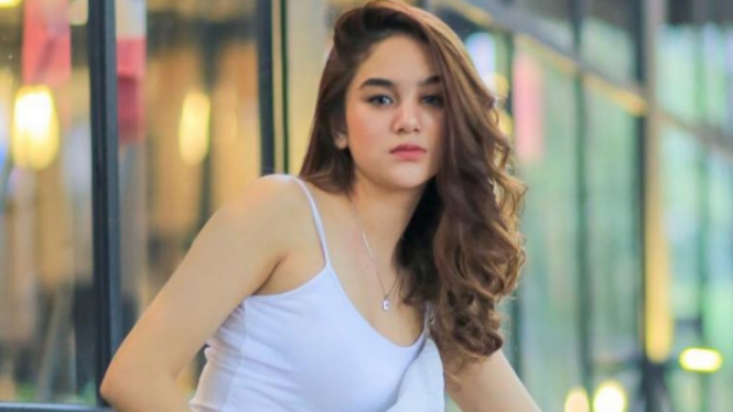 Aktris FTV, Hana Hanifah.