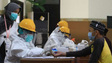 Santri Pondok Pesantren Gontor jalani rapid test COVID-19. (Foto ilustrasi)