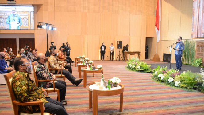 Anies beri sambutan di acara MoU sistem integrasi pembayaran transportasi
