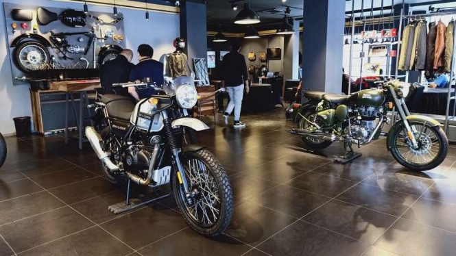 Diler sepeda motor Royal Enfield di Pondok Indah, Jakarta Selatan