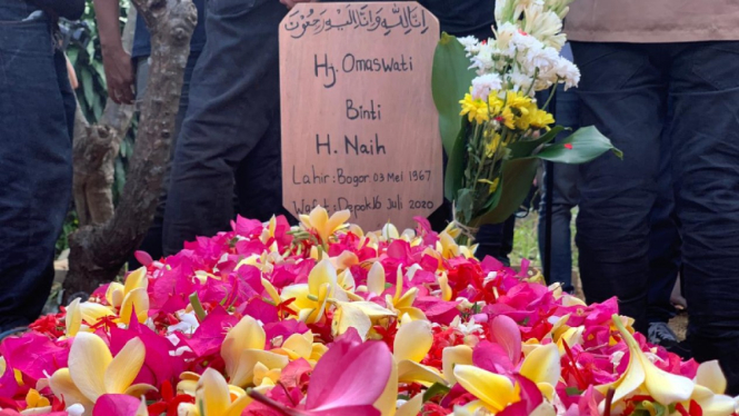 Makam Almarhumah Omas Wati.