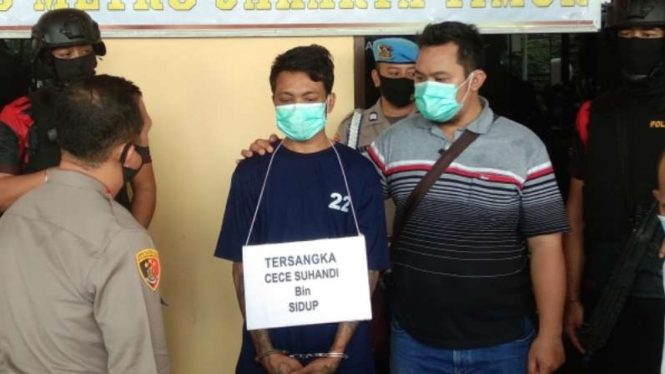 Cece Suhandi membunuh anak tirinya lataran kesal dengan ibu si anak.