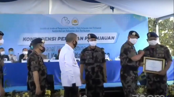 Menteri Edhy apresiasi penangkapan kapal Illegal Fishing di Natuna Utara.