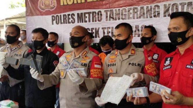 Polisi amankan ribuan dolar palsu