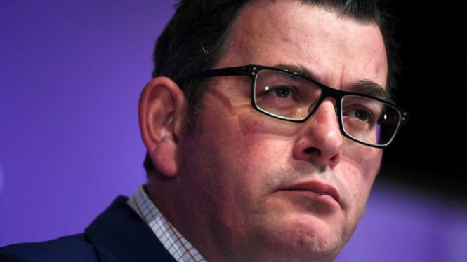 Menteri Utama (Premier) negara bagian Victoria Daniel Andrews memperingatkan warga yang telah menjalani tes COVID-19 untuk melakukan isolasi mandiri sebelum hasil tesnya diketahui.