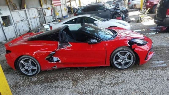 Chevrolet Corvette Stingray bekas kecelakaan