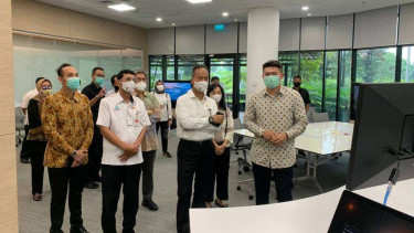 Menperin saat mengunjungi kantor Apple Developer Academy di Tangerang 