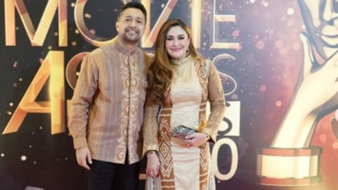 Nia Zulkarnaen dan Ari Sihasale di IMA Awards 2020