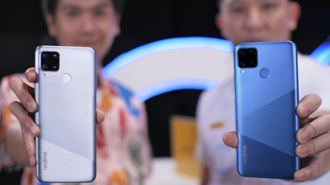 Realme C15.