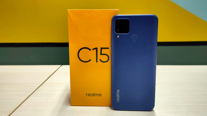 Realme C15.