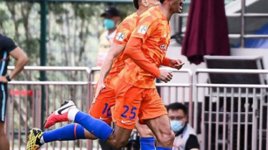 Gelandang Shandong Luneng, Marouane Fellaini.