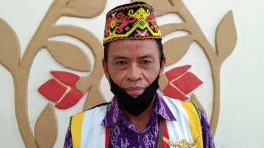 Ketua adat Suku Suruk Kecamatan Bengkalis, Kabupaten Kapuas Hulu, Yulianus 