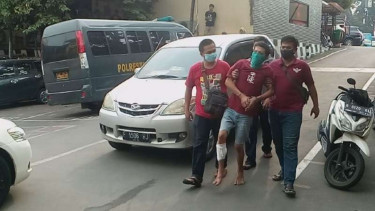 Polisi akhirnya berhasil meringkus tersangka pembunuh seorang wanita muda yang jasadnya ditemukan di satu kamar apartemen Margonda Residence, Depok, Jawa Barat.