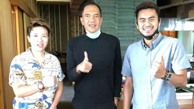 VIVA Bulutangkis: Liliyana Natsir, Gita Wirjawan dan Tontowi Ahmad.