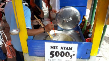 Mie ayam di masa pandemi COVID-19, seharga Rp5000