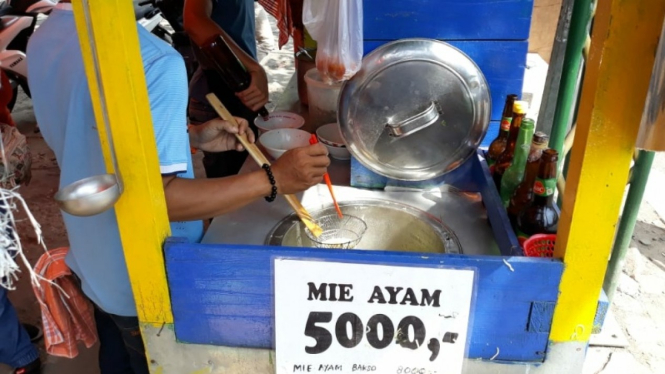 Mie ayam di masa pandemi COVID-19, seharga Rp5000
