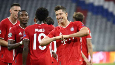 Pemain Bayern Munich rayakan gol.