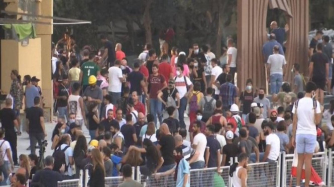 Aksi demonstrasi massa di Lebanon