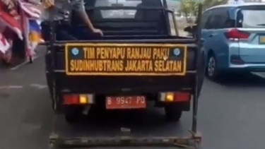 Mobil penyapu ranjau milik Dishub DKI