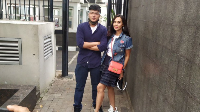 Diah Permatasari dengan putranya
