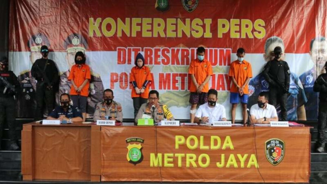 Konferensi pers pembunuhan bos roti asal Taiwan.