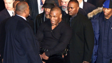 Mike Tyson dan para pengawalnya
