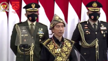Presiden Jokowi menyampaikan pidato kenegaraan HUT ke-75 RI di DPR/MPR