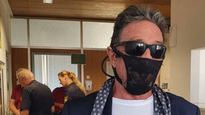 Jadikan CD Wanita sebagai Masker, Miliarder Teknologi Ini Ditahan. (FOTO: Twitter/BishopFromArk)
