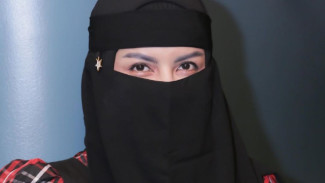 5 Artis Ini Tetap Cantik dan Bersahaja Pakai Cadar