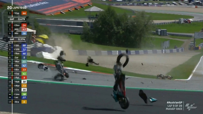 Kecelakaan hebat di MotoGP Austria. 