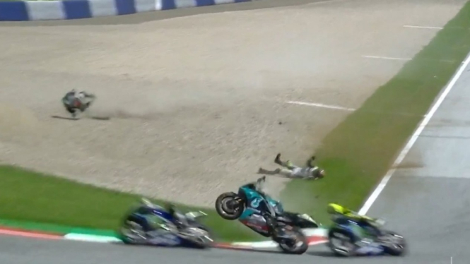 Kecelakaan hebat di MotoGP Austria. 