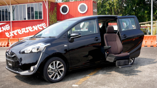Toyota Sienta Welcab