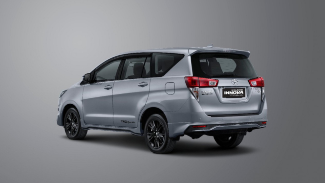 Ilustrasi Toyota Innova.