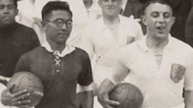 Kapten Hindia Belanda di Piala Dunia 1938, Achmad Nawir.