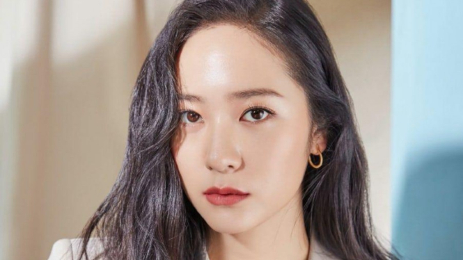 Krystal f(x).