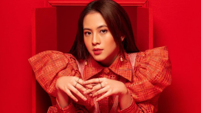 Adhisty Zara.