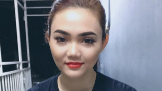 Unggah Potret Mesra Jerinx dan Nora, Rina Nose: Stay Strong!