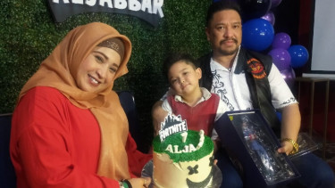 Cucu Elvy Sukaesih, Aljabbar bersama bunda dan ayahnya, neng Wirdha-Zecky Alatas