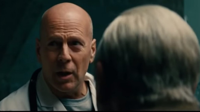 Cuplikan Film Red 2